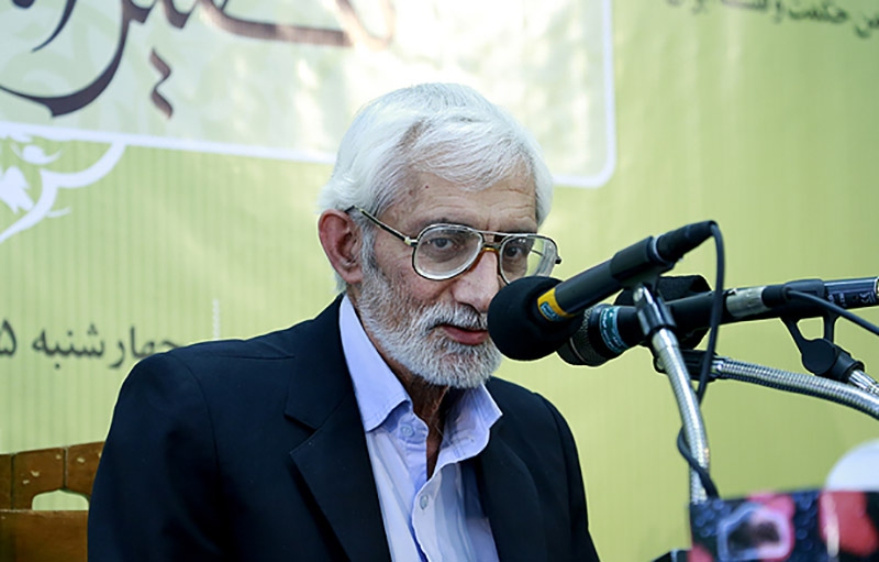 کسی که در مورد خدا تعقل نمی‌کند علمی ندارد
