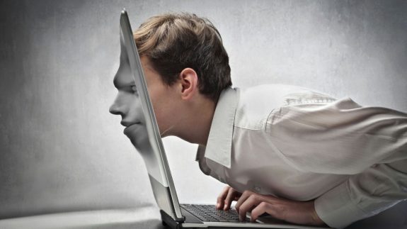 اینترنت چگونه اخلاقی بودن را سخت می‌کند؟