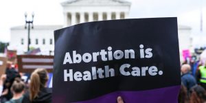 در مسئله سقط جنین، اخلاق چه حرفی برای گفتن دارد؟