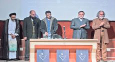 آيا در اخلاقي زيستن، نياز به متخصص داريم؟